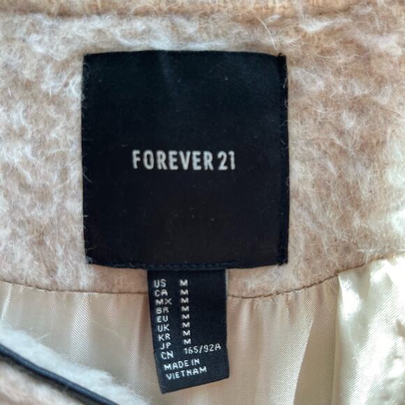 Forever 21 Jacket Size M Ivory Black Trim Full Zip Furry Fuzzy Teddy Longline - Picture 8 of 10
